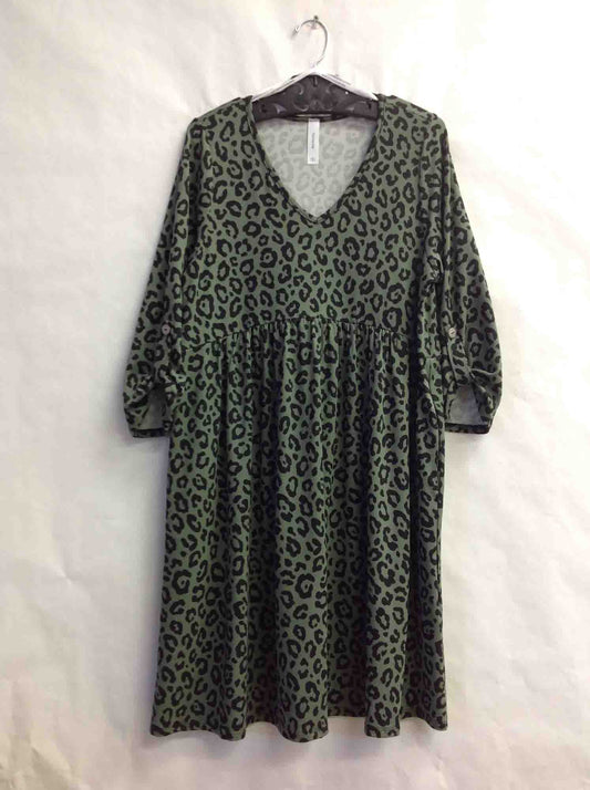 VNeck Dress Animal Print Olive